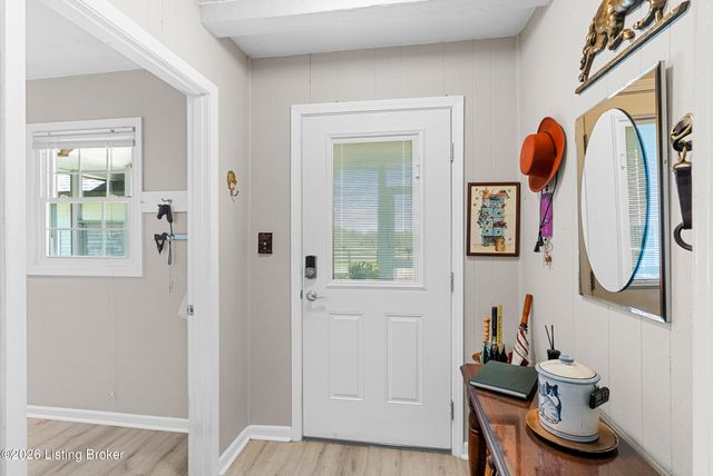1219 Taylor Wood Rd, Simpsonville, KY 40067