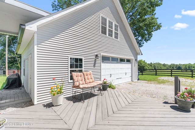 1219 Taylor Wood Rd, Simpsonville, KY 40067