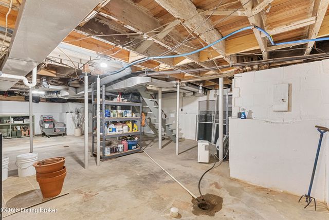 1219 Taylor Wood Rd, Simpsonville, KY 40067