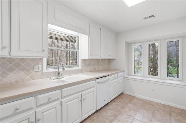 1130 Valley Ridge Court SE, Marietta, GA 30067