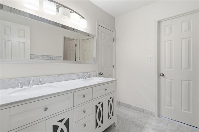 1130 Valley Ridge Court SE, Marietta, GA 30067