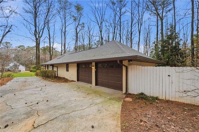 1130 Valley Ridge Court SE, Marietta, GA 30067