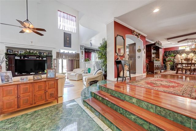 8960 Lansberry Court, Las Vegas, NV 89147