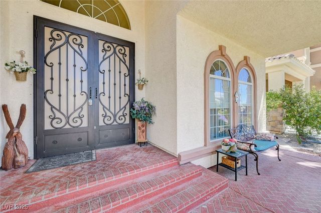 8960 Lansberry Court, Las Vegas, NV 89147