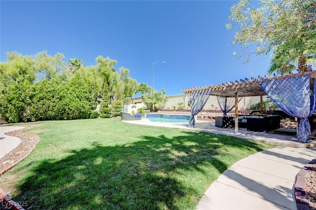 8960 Lansberry Court, Las Vegas, NV 89147