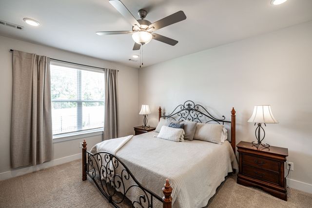 241 Griffin Ln, Gallatin, TN 37066