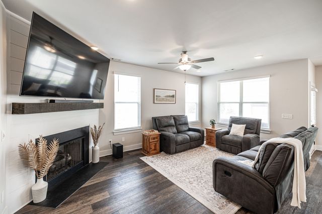241 Griffin Ln, Gallatin, TN 37066