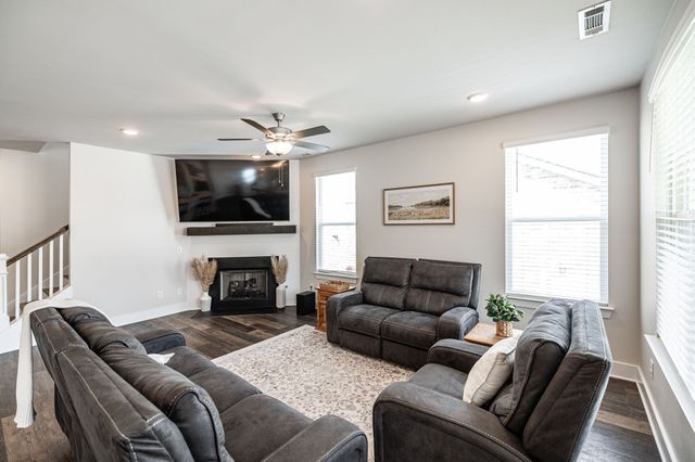 241 Griffin Ln, Gallatin, TN 37066
