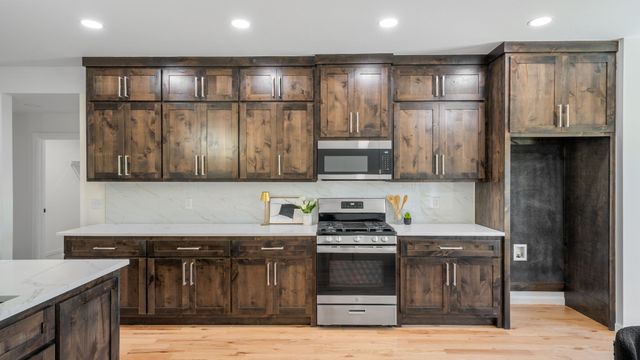 16120 E Oklahoma Place, Tulsa, OK 74116