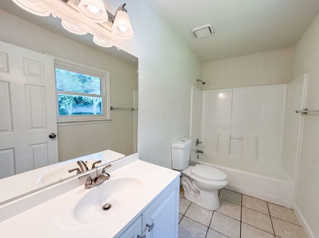 4023 Cavalier Dr, Murfreesboro, TN 37129
