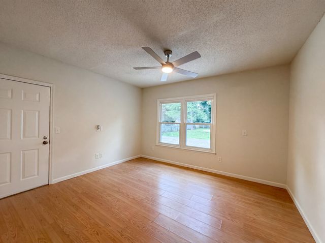 4023 Cavalier Dr, Murfreesboro, TN 37129