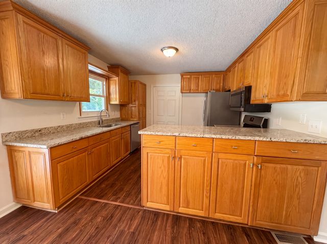 4023 Cavalier Dr, Murfreesboro, TN 37129
