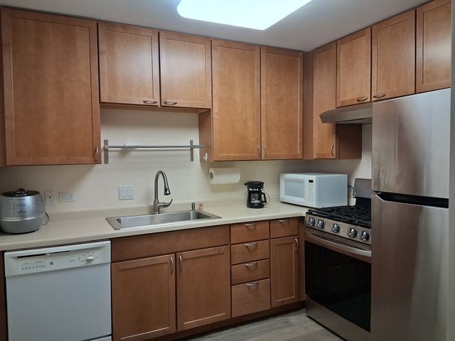 5978 N Lincoln Avenue 1B, Chicago, IL 60659