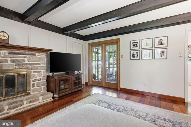 10 PHEASANT DR, Holland, PA 18966