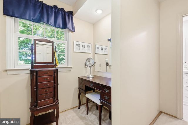 10 PHEASANT DR, Holland, PA 18966