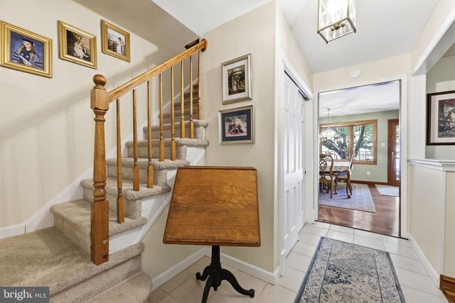 10 PHEASANT DR, Holland, PA 18966