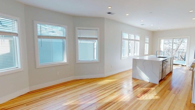 179 Appleton St 2, Cambridge, MA 02138