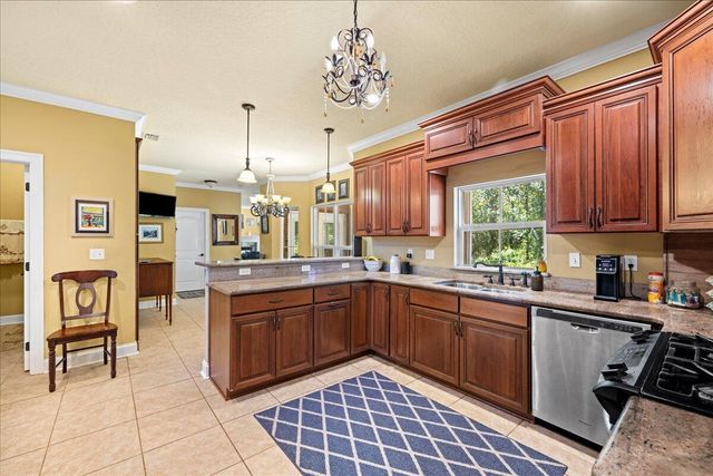 5 Plantation Oaks Drive, Mary Esther, FL 32569