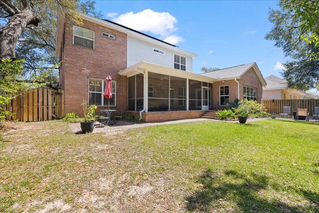 5 Plantation Oaks Drive, Mary Esther, FL 32569