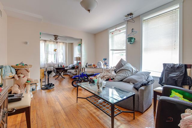 1408 N Central Park Avenue, Chicago, IL 60651