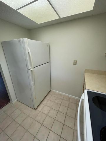 1550 SE Royal Green Circle P-203, Port St Lucie, FL 34952