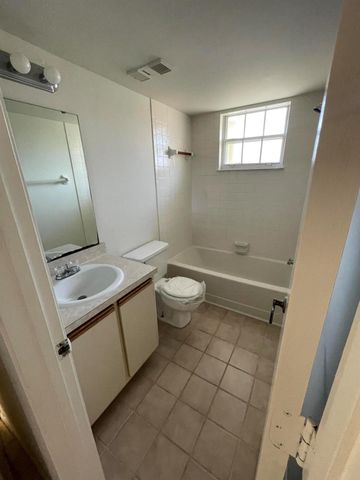 1550 SE Royal Green Circle P-203, Port St Lucie, FL 34952