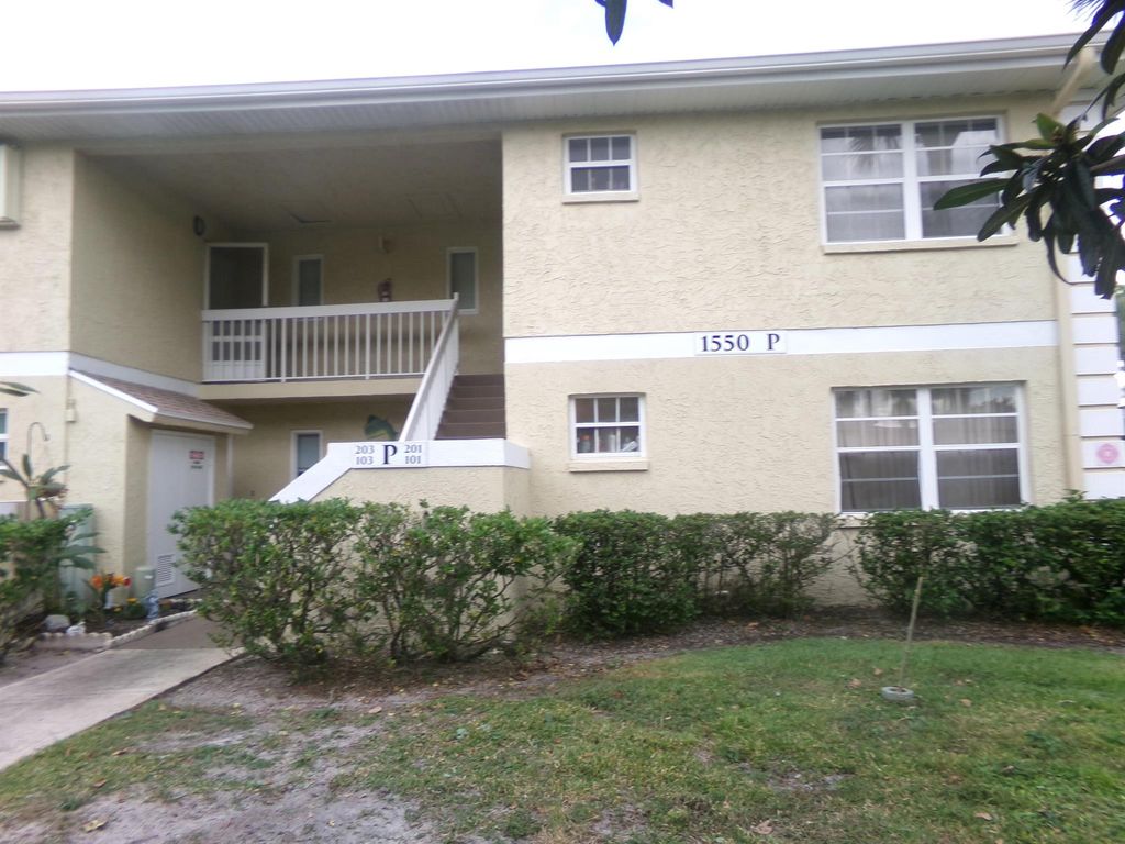 1550 SE Royal Green Circle P-203, Port St Lucie, FL 34952