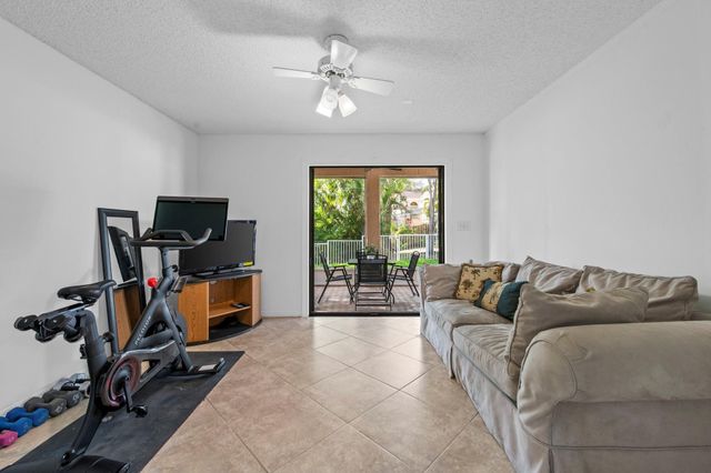 9838 Fairway Cove Lane, Plantation, FL 33324