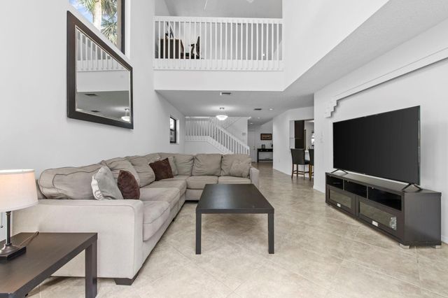 9838 Fairway Cove Lane, Plantation, FL 33324