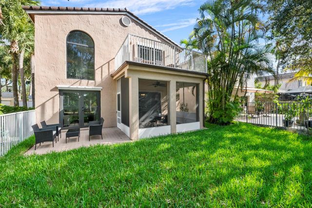 9838 Fairway Cove Lane, Plantation, FL 33324