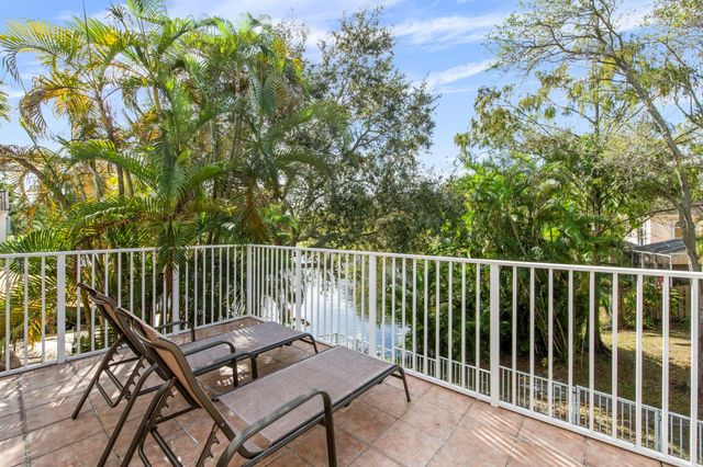 9838 Fairway Cove Lane, Plantation, FL 33324