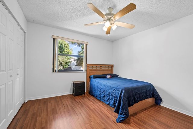 9838 Fairway Cove Lane, Plantation, FL 33324