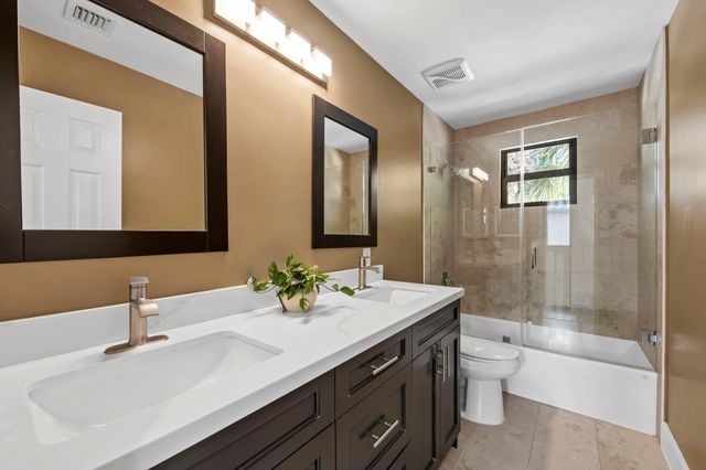 9838 Fairway Cove Lane, Plantation, FL 33324