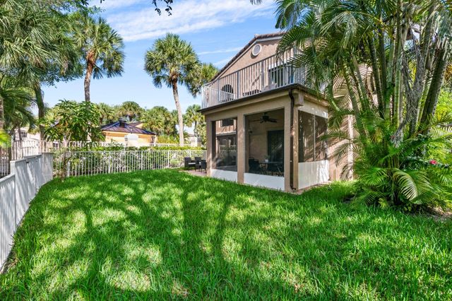9838 Fairway Cove Lane, Plantation, FL 33324