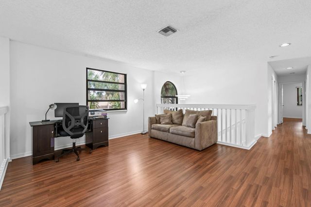 9838 Fairway Cove Lane, Plantation, FL 33324