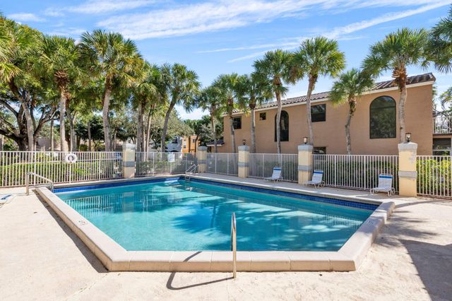 9838 Fairway Cove Lane, Plantation, FL 33324