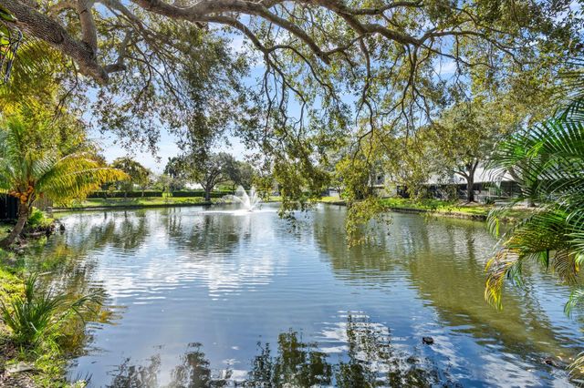 9838 Fairway Cove Lane, Plantation, FL 33324