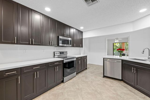 9838 Fairway Cove Lane, Plantation, FL 33324