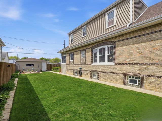 5320 N Lovejoy Avenue, Chicago, IL 60630