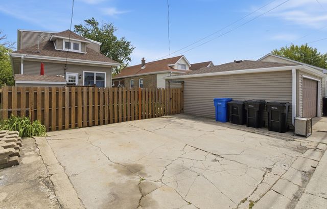 5320 N Lovejoy Avenue, Chicago, IL 60630