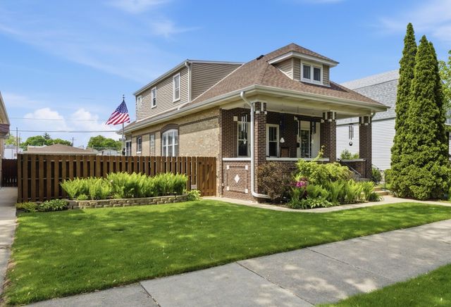 5320 N Lovejoy Avenue, Chicago, IL 60630