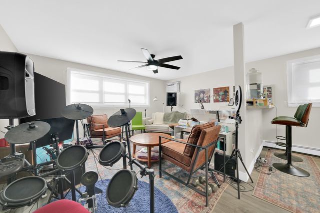 484 Shenstone Road, Riverside, IL 60546