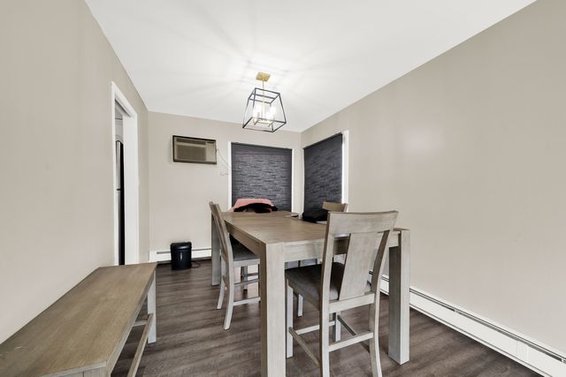 484 Shenstone Road, Riverside, IL 60546