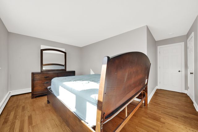 484 Shenstone Road, Riverside, IL 60546