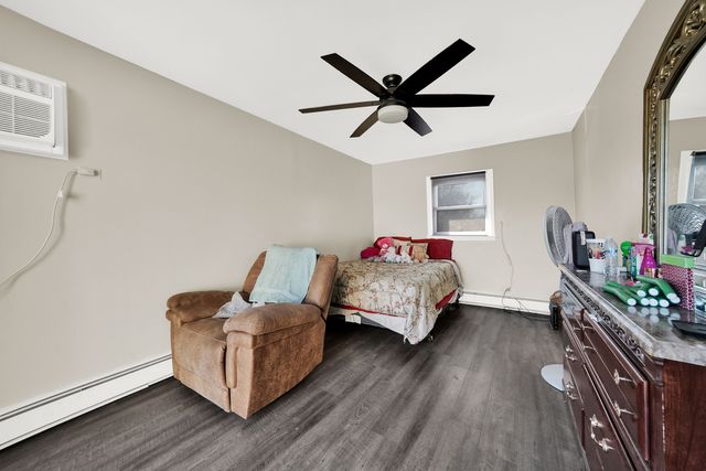 484 Shenstone Road, Riverside, IL 60546