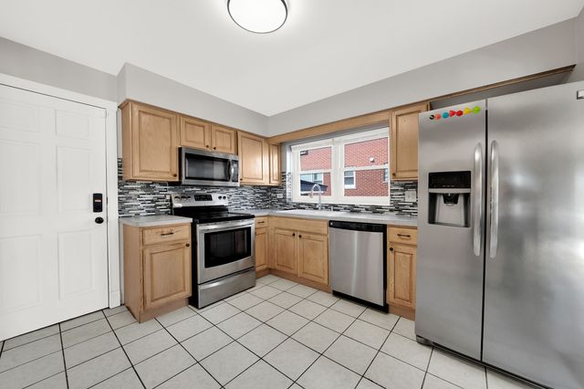 484 Shenstone Road, Riverside, IL 60546