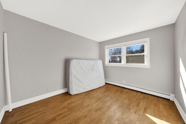 484 Shenstone Road, Riverside, IL 60546