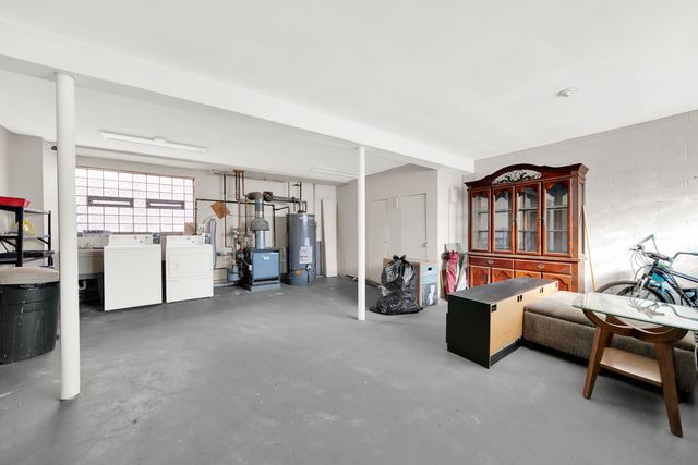 484 Shenstone Road, Riverside, IL 60546