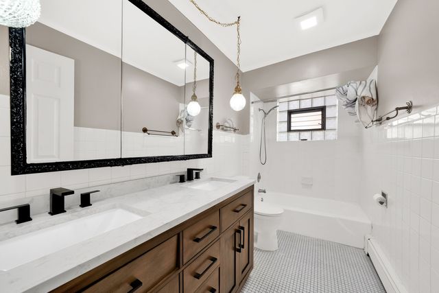 484 Shenstone Road, Riverside, IL 60546