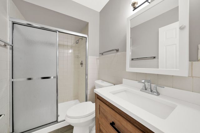 484 Shenstone Road, Riverside, IL 60546